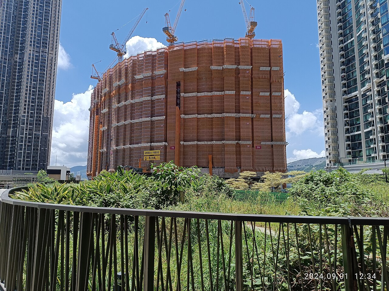 Locação de plataforma elevatória em Maringá e região